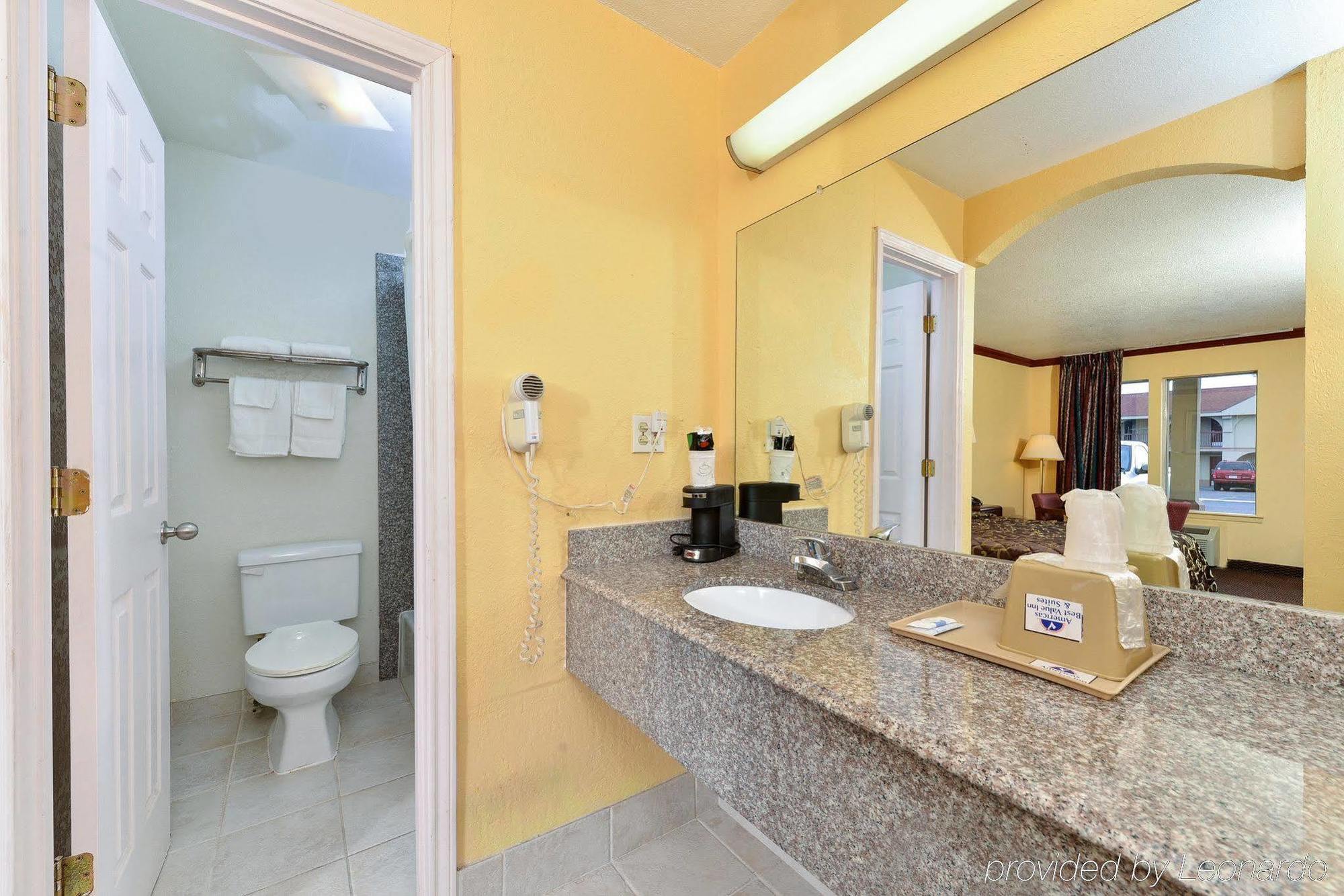 Americas Best Value Inn Conroe Esterno foto